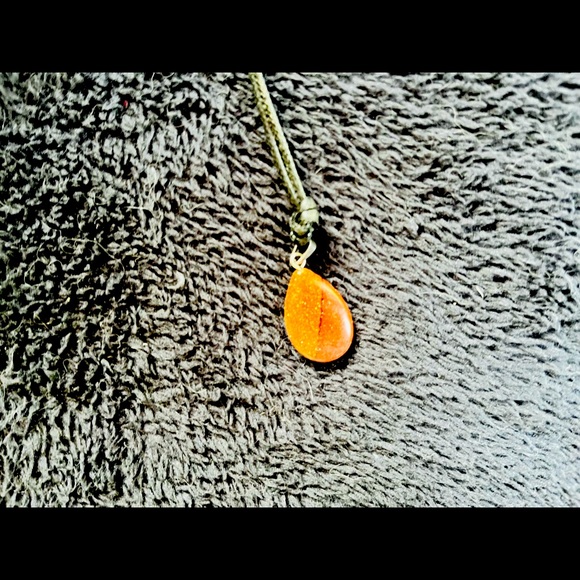 11 Crystal necklaces on leather cords - Picture 5 of 10